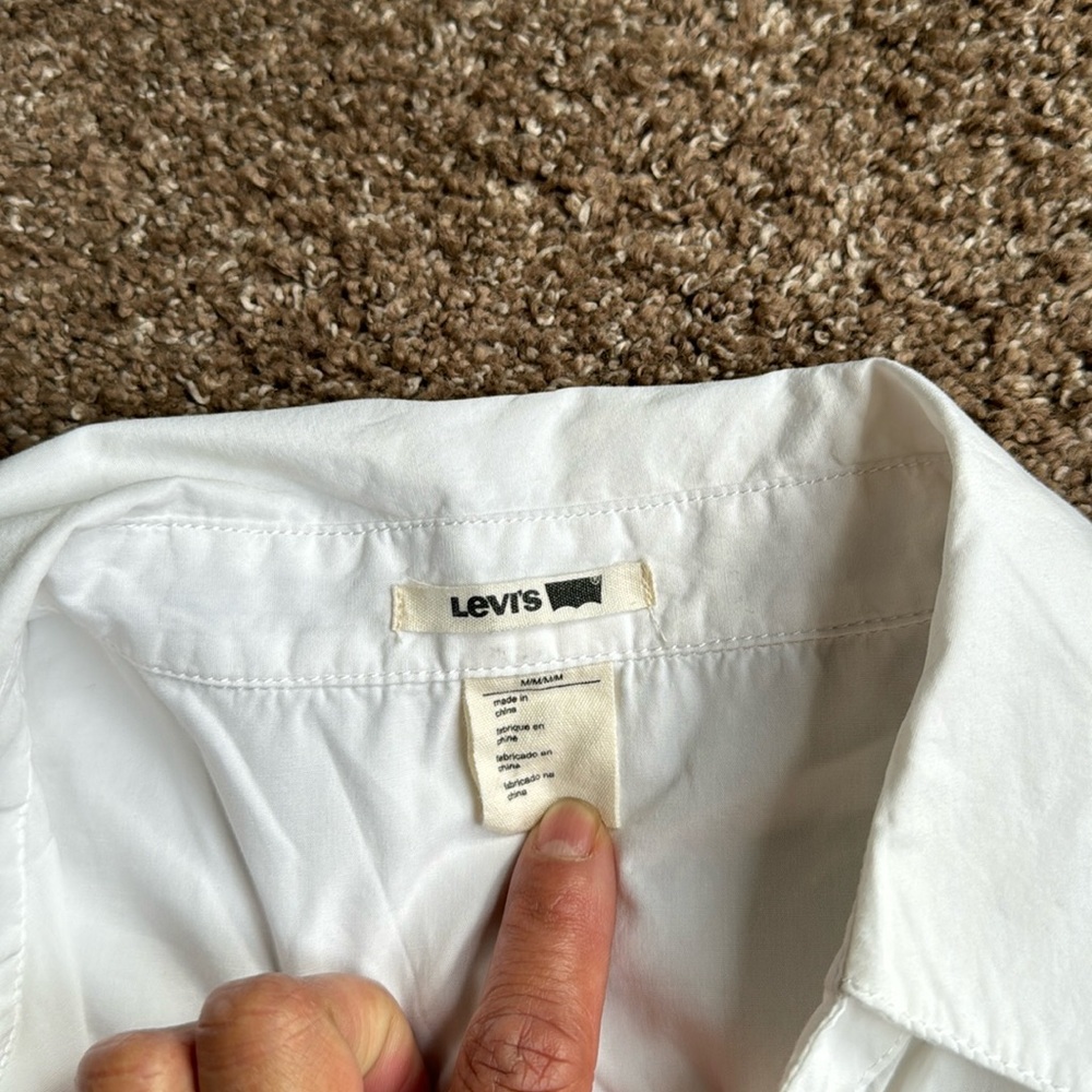 Elegant White Collared Shirt